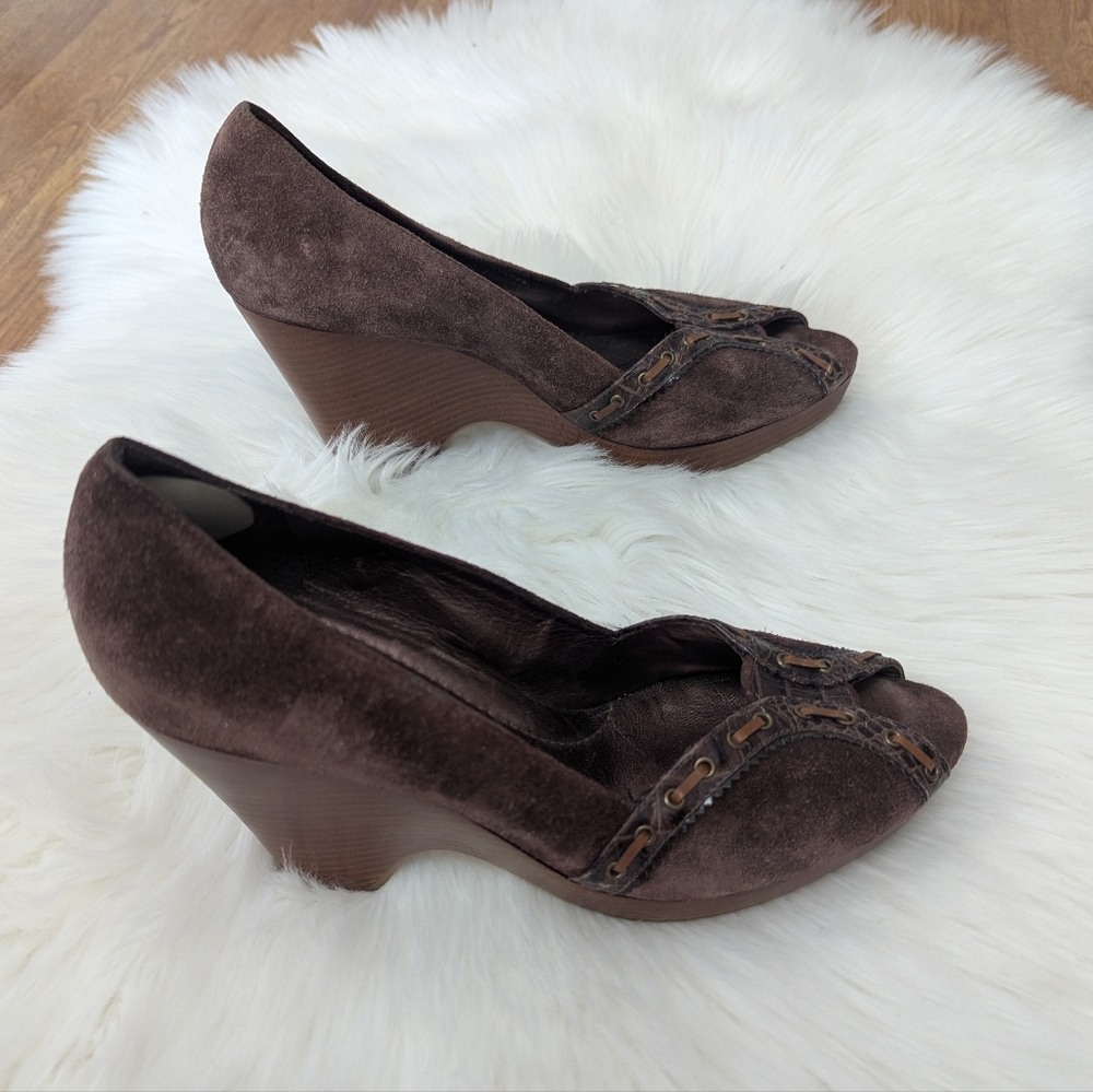 Cole Haan Jaynie Wedge Heel Dark Brown Suede With Lace Accents - Picture 5 of 6